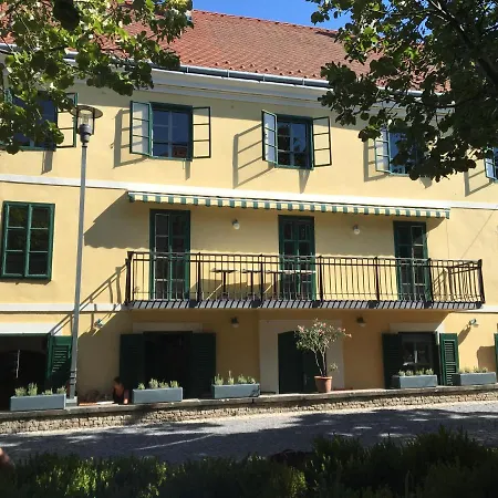 Postel Balatonfuered Estalagem
